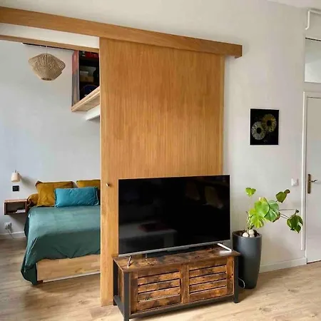 Un Petit Cocon En Plein Coeur Du 11eme Appartamento Parigi